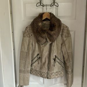 Guess Jacket size: M